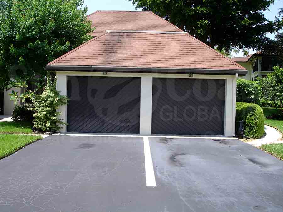 Pinewood Lakes Attached Garages